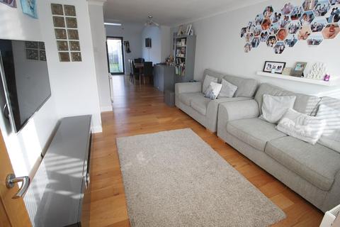 60 Bowcombe, Netley Abbey, Southampton, SO31 5GP