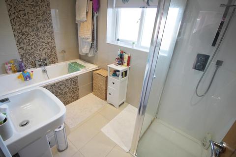 60 Bowcombe, Netley Abbey, Southampton, SO31 5GP