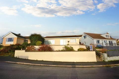 3 bedroom detached bungalow for sale - Bay View Drive, Hakin, Milford Haven