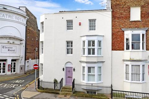 3 bedroom end of terrace house for sale - Addington Street, Margate, Kent