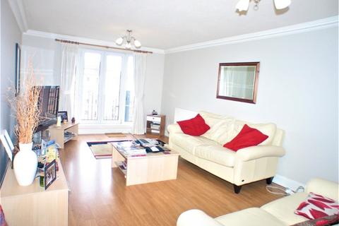 3 bedroom flat to rent - Powderhall Rigg, Edinburgh, EH7