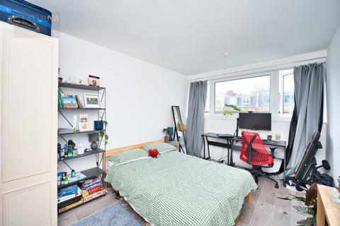 4 bedroom maisonette to rent, Roman Road, Bethnal Green, London, E2