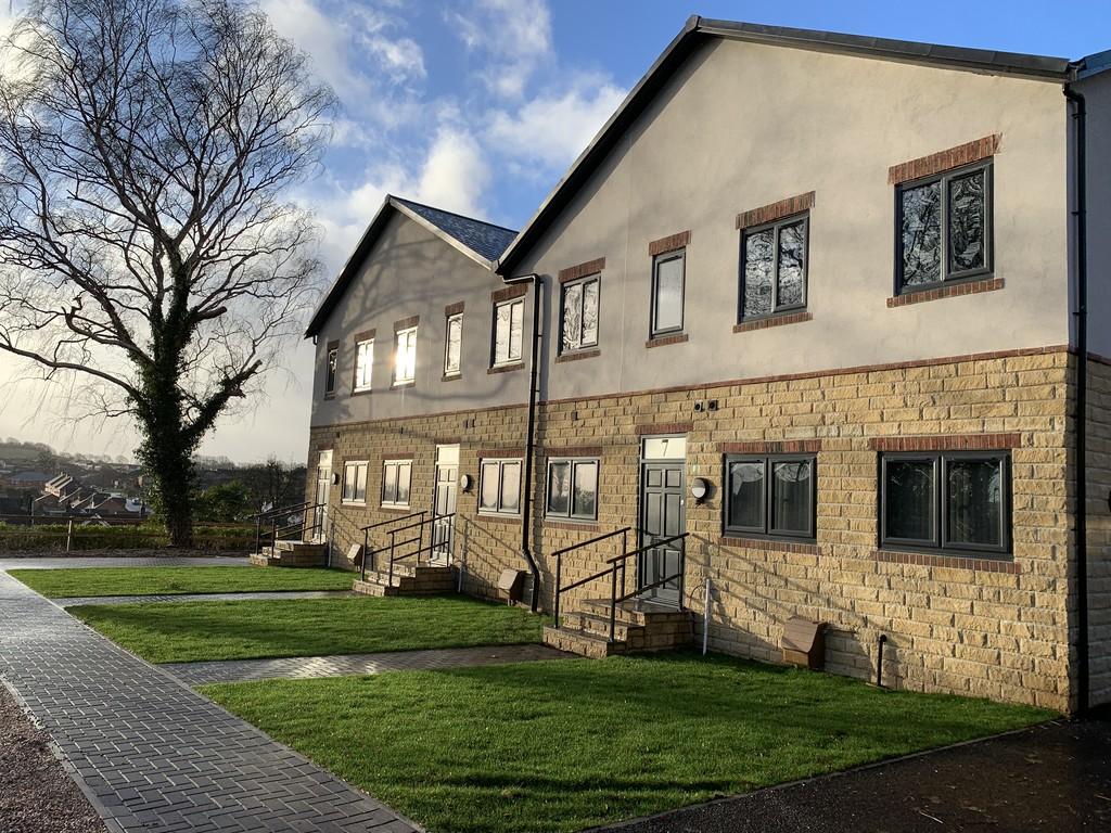 Housley Manor, Housley Lane, Chapeltown 3 bed townhouse £1,195 pcm (£
