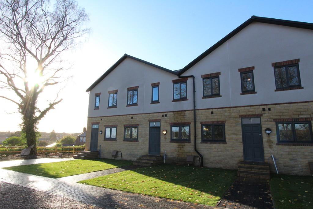 Housley Manor, Housley Lane 3 bed townhouse £1,250 pcm (£288 pw)