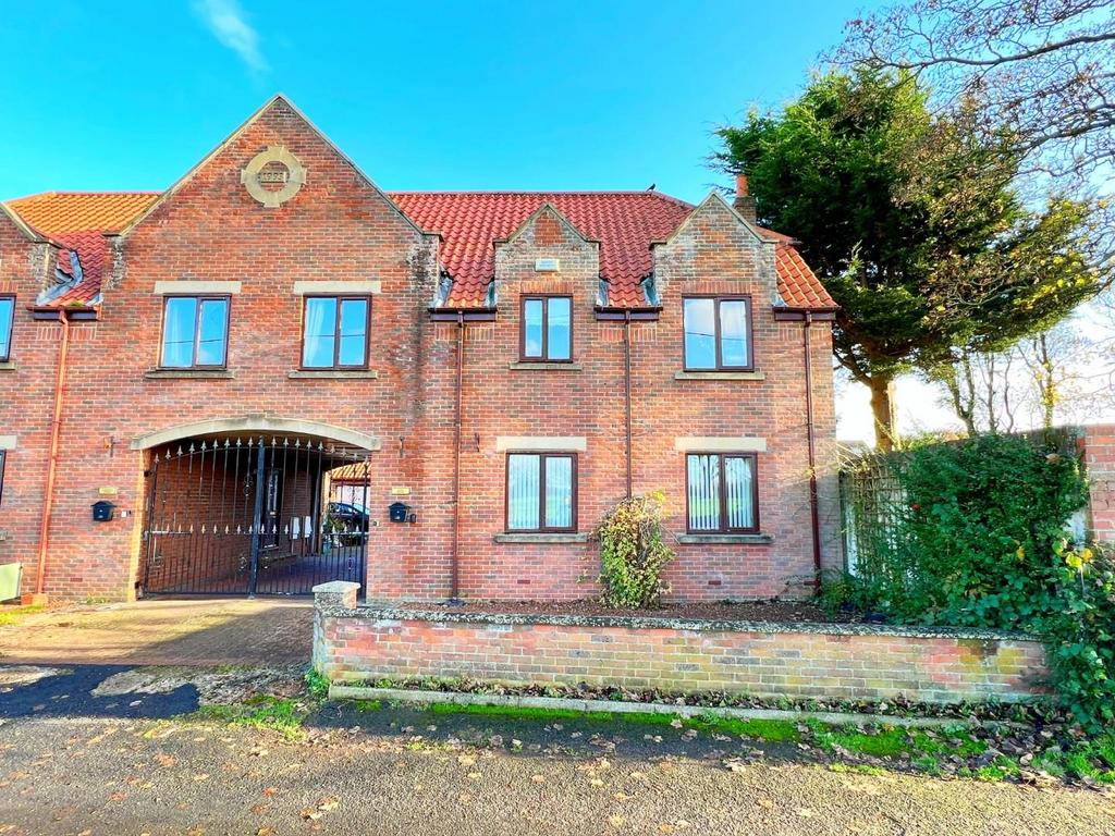 West Park Lane, Sedgefield... 3 bed link detached house £345,000