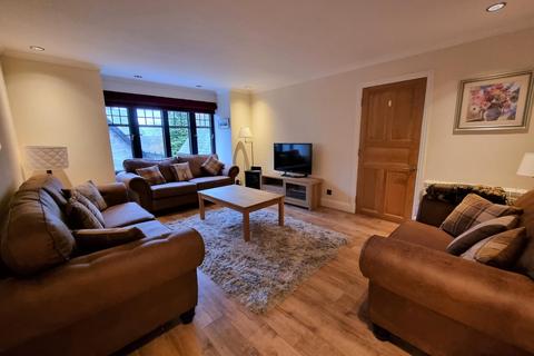 3 bedroom flat to rent, Netherby Road, Cults, Aberdeen, AB15