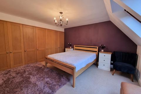 3 bedroom flat to rent, Netherby Road, Cults, Aberdeen, AB15