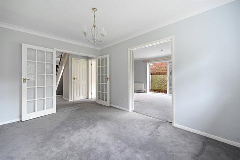 5 bedroom detached house to rent - Eastglade, Northwood, Middlesex, HA6