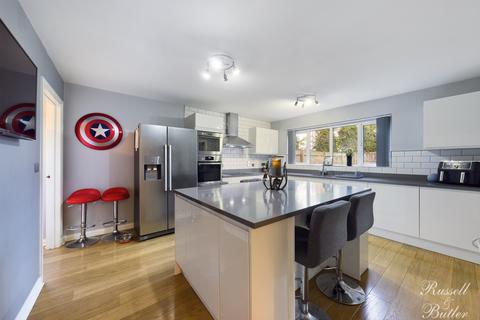 18 Aris Way, Buckingham, MK18 1FX