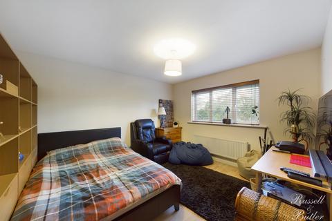 18 Aris Way, Buckingham, MK18 1FX