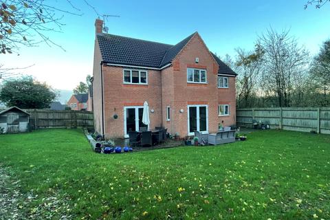 18 Aris Way, Buckingham, MK18 1FX