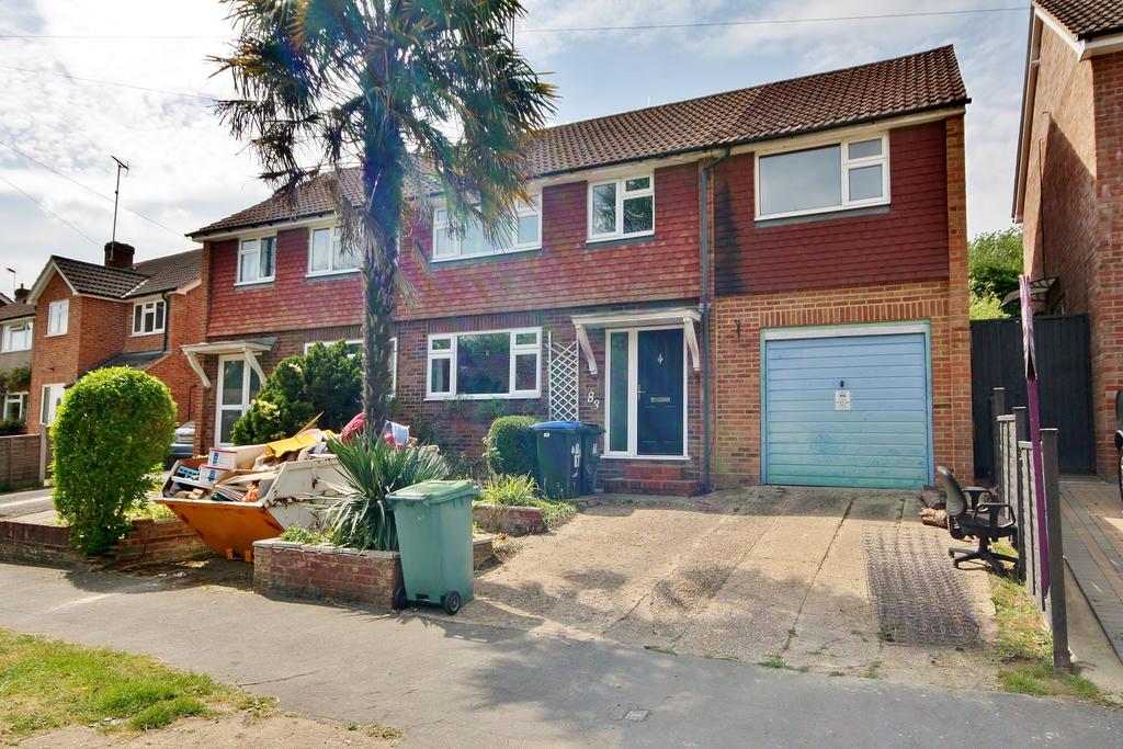 Hermitage Woods Crescent, Woking, GU21 5 bed semidetached house £550,000