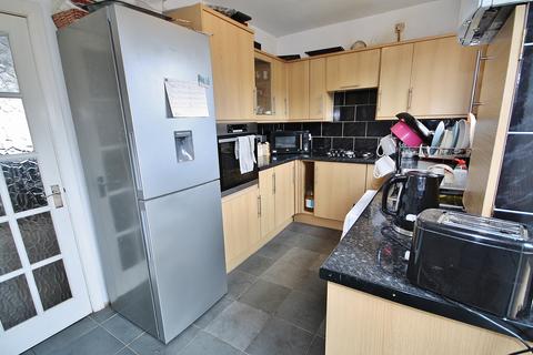 25 Lambourne Crescent, Woking, GU21 5RG