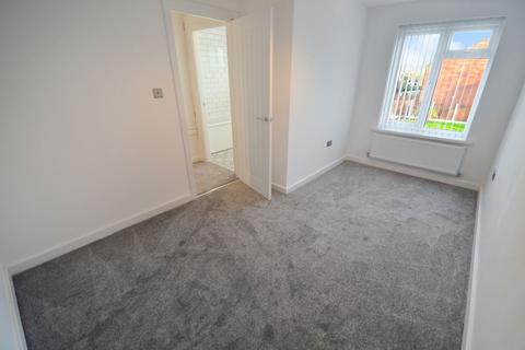 3 bedroom terraced house to rent, Downside, Widnes, WA8 4NR