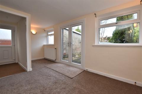 3 bedroom semi-detached house to rent - Rosslyn Road, Bearsden, Glasgow, G61 4DN