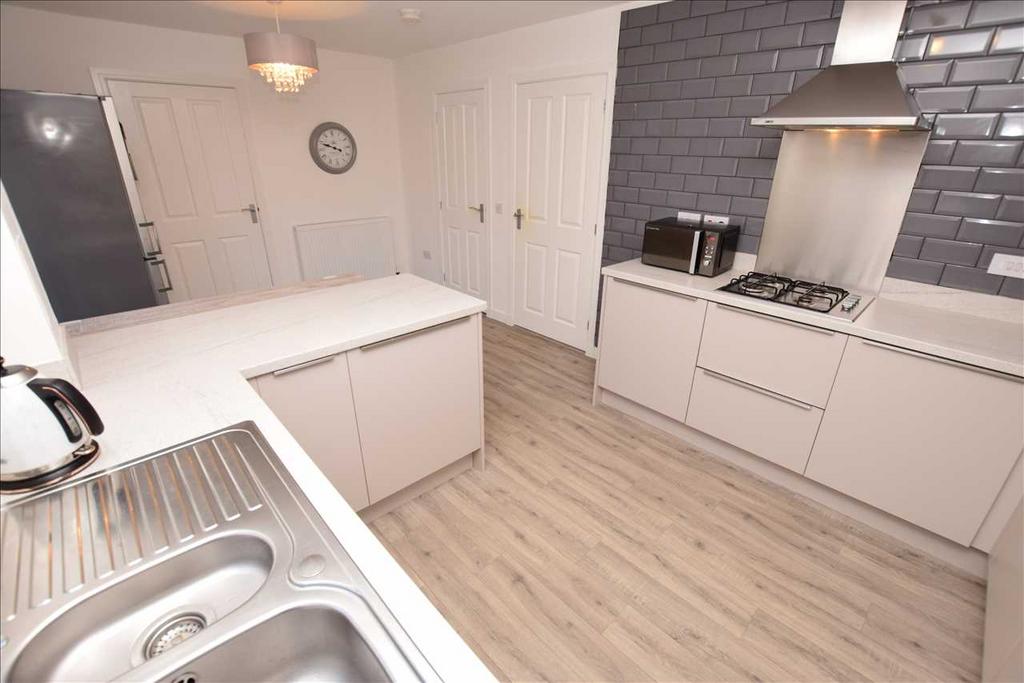 Kitchen / Dining