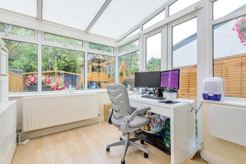14 Ferndale, Bromley, BR1 2RX