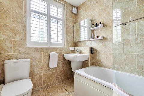 14 Ferndale, Bromley, BR1 2RX