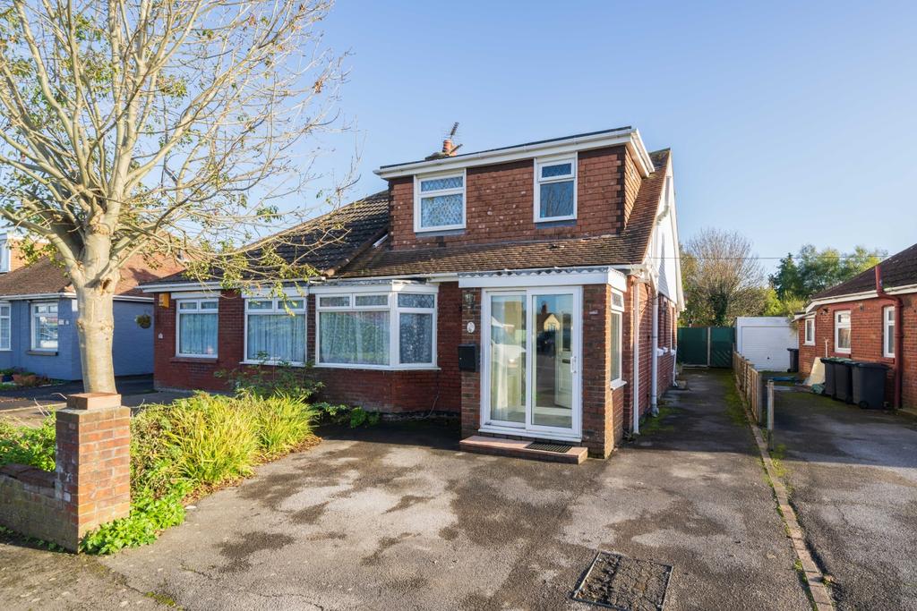 Conifer Grove, Gosport, Hampshire, PO13 4 bed semi-detached house - £ ...