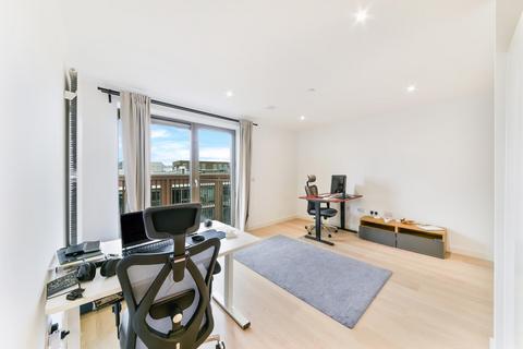 1 bedroom apartment for sale, Pendant Court, Royal Wharf, London, E16