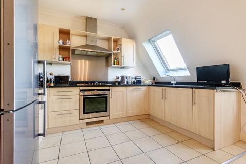 3 bedroom penthouse for sale - Bentley Place, Weybridge, KT13
