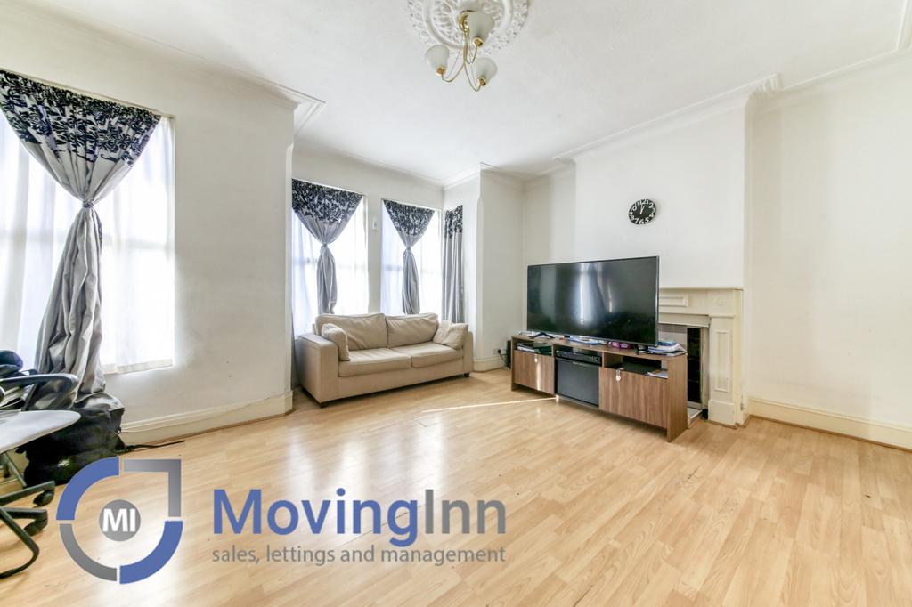 Clive Road, West Dulwich, SE21 3 bed flat £550,000