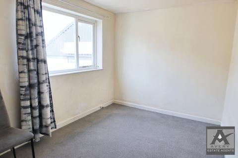 2 bedroom flat to rent, Moorland Road, BS23