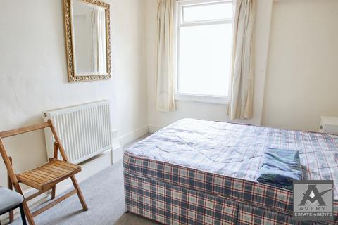 2 bedroom flat to rent, Moorland Road, BS23