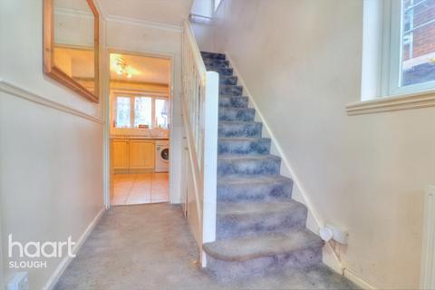 4 bedroom semi-detached house for sale - Wyndham Crescent, Slough