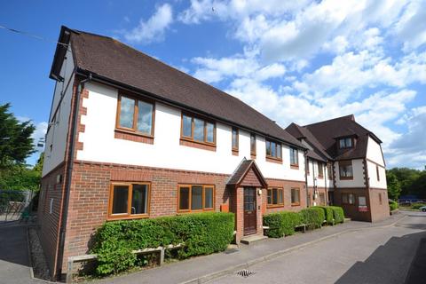 1 bedroom flat to rent, St. Christophers Close, Chichester, PO19