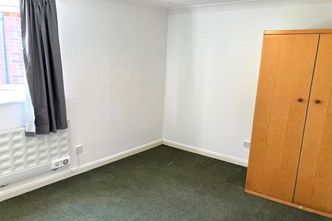 1 bedroom flat to rent, St. Christophers Close, Chichester, PO19