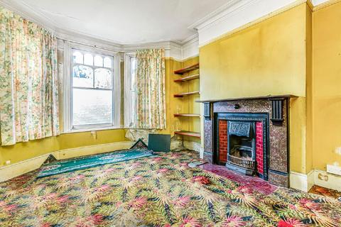 32 Revelstoke Road, London, SW18 5PD