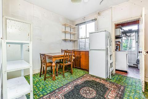 32 Revelstoke Road, London, SW18 5PD