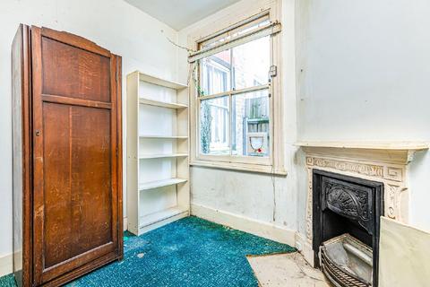 32 Revelstoke Road, London, SW18 5PD
