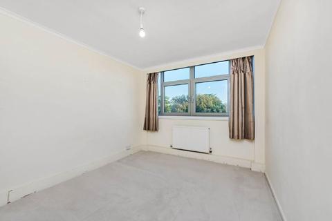2 bedroom flat for sale - Holly Tree Close, Southfields