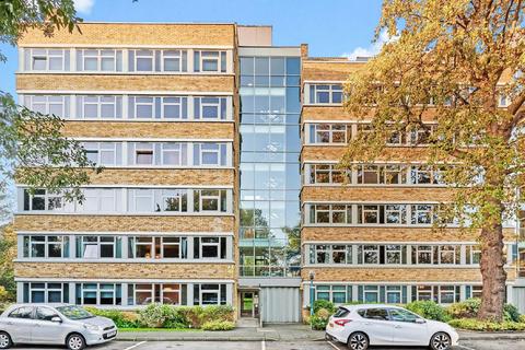 13 Holly Tree Close, London, SW19 6EA