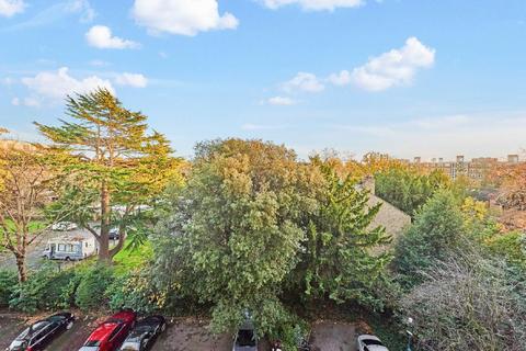 13 Holly Tree Close, London, SW19 6EA