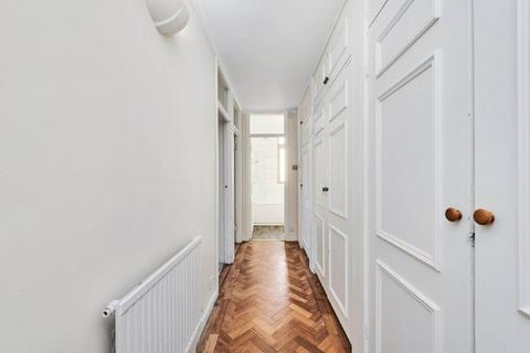 13 Holly Tree Close, London, SW19 6EA