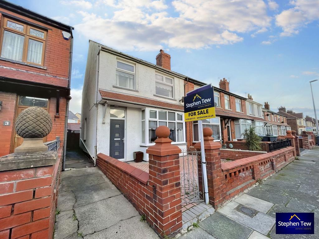 Baldwin Grove, Blackpool, FY1 3 bed end of terrace house £130,000