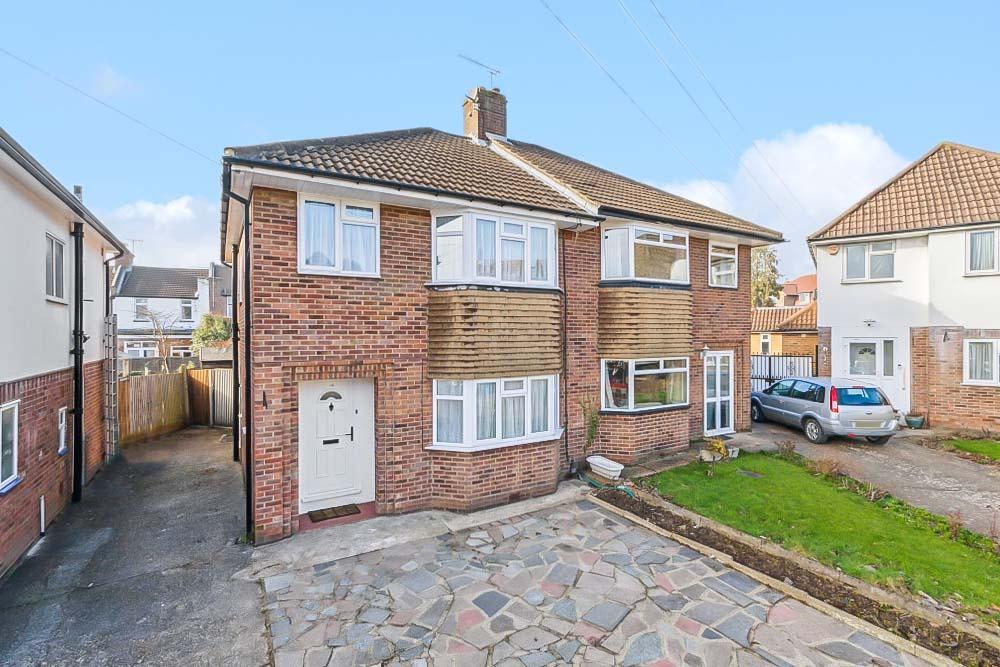 Risingholme Close, Harrow, HA3 3 bed semi-detached house - £2,200 pcm ...