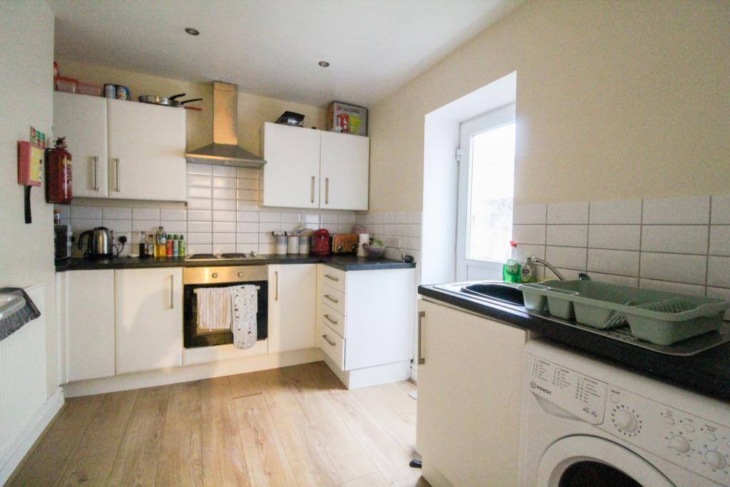 Room 1, 28 Bryn-y-mor Road Brynmill Swansea 4 bed terraced house to ...