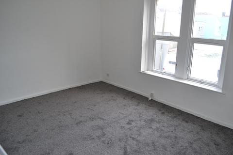 4 bedroom terraced house to rent, Heron Road