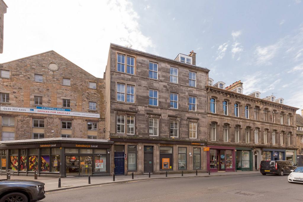 41/6 Bernard Street, Edinburgh, EH6 6SL 3 bed flat - £330,000