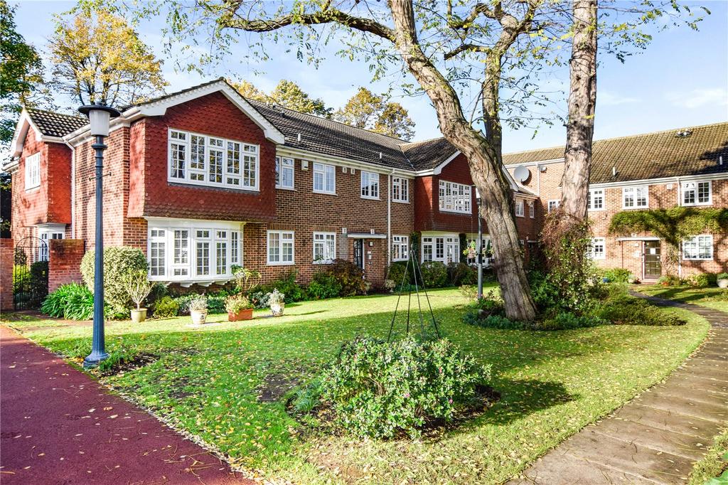 Parkstone Avenue, Hornchurch, RM11 2 bed apartment for sale £375,000
