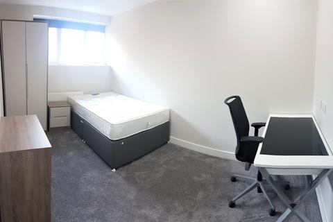 4 bedroom flat to rent, Egerton Road, Manchester M14 6YB
