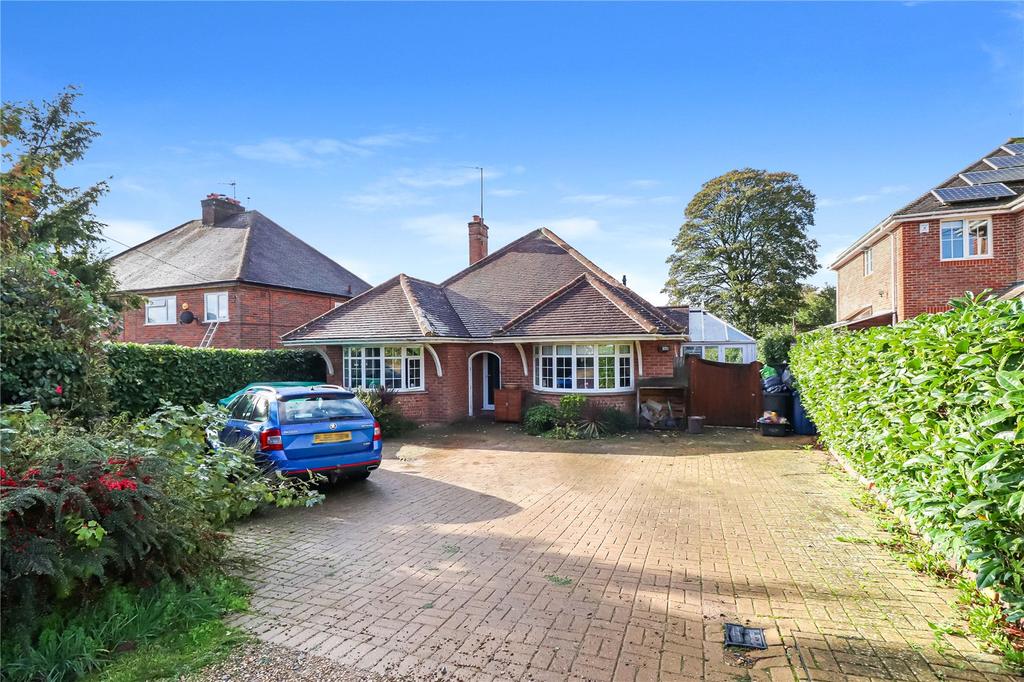 Ridgeway Road, Chesham, Buckinghamshire, HP5 4 bed bungalow for sale