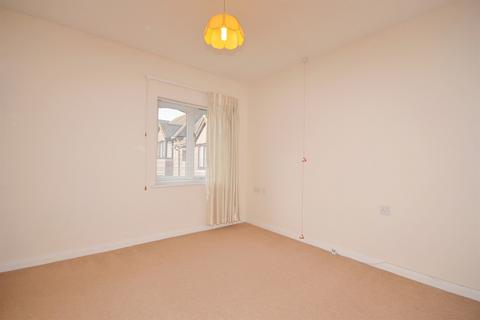 2 bedroom apartment to rent, White Horse Court, Storrington, Pulborough, RH20