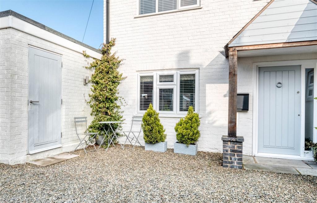 Millfield Road, Bromsgrove, B61 7BT 3 bed detached house £450,000