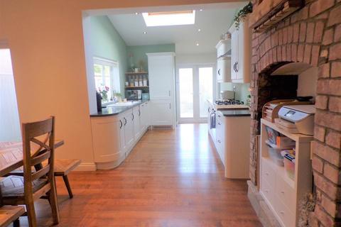 undefined, Regina Crescent, Victoria Avenue, Hull, HU5 3EA