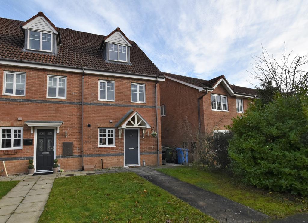 Lamberton Drive, Brymbo, LL11 3 bed townhouse £190,000
